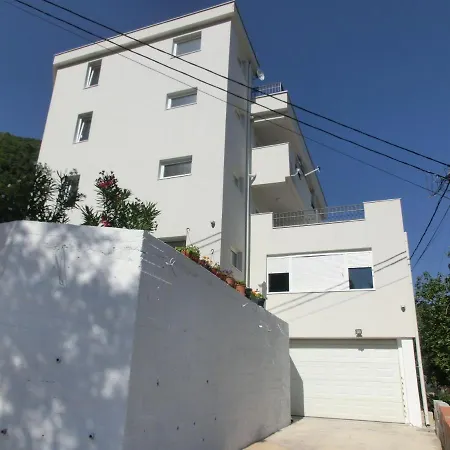 Apartment Slovenika *